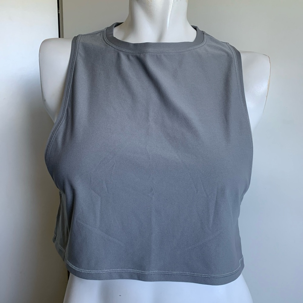 *NWOT* Lululemon Muscle Love gray size 2 cropped tank shirt
